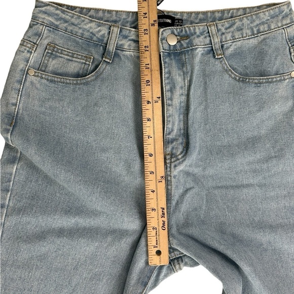 PrettyLittleThings SZ 8 High Rise Straight Leg LightWash Raw Edge Jeans Pant NEW - Picture 4 of 12